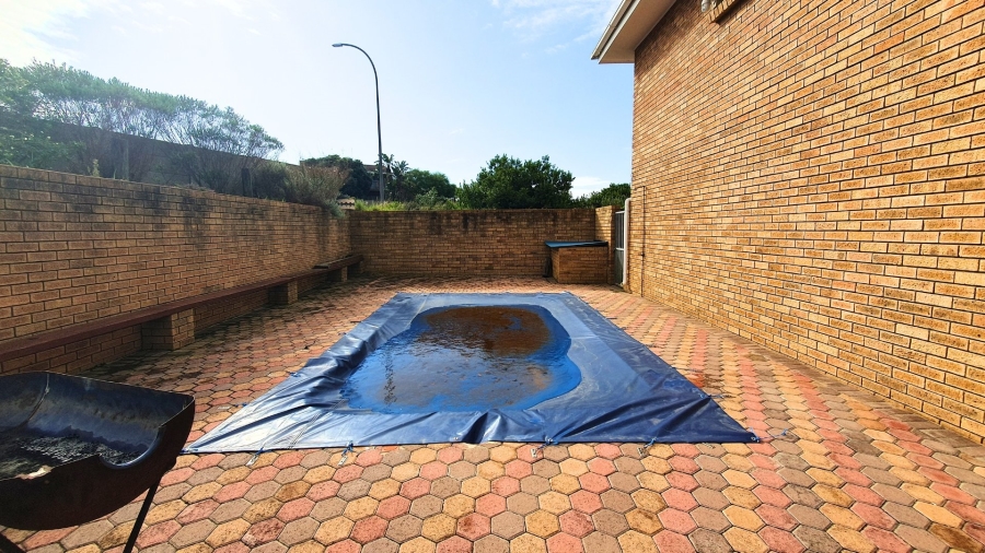 3 Bedroom Property for Sale in Dana Bay Western Cape
